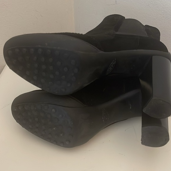Tod’s Black Suede Heel Boots - Picture 9 of 11
